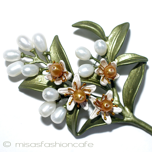 （画像用） 真珠の花ブーケ・ブローチ