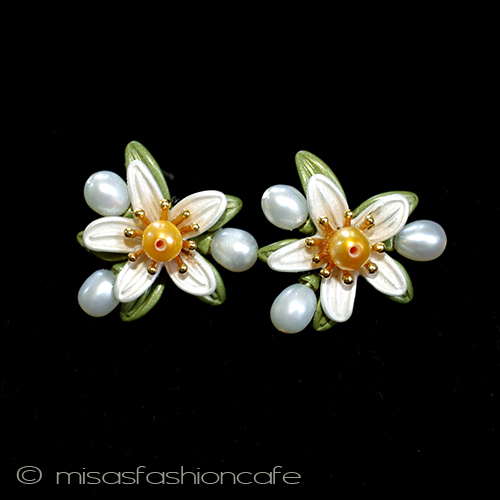 （画像用） 真珠パールの花ピアス