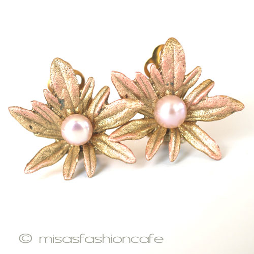 （画像用） マイケルミショー　真珠 ゼラニウム花イヤリング