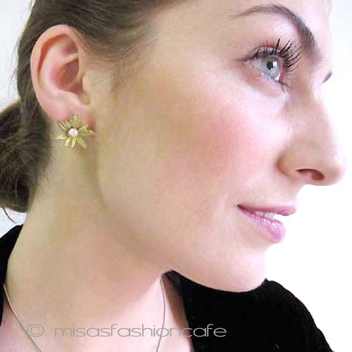 （画像用） マイケルミショー　真珠 ゼラニウム花イヤリング