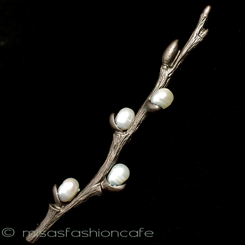 （画像用） 真珠の猫柳ブローチ