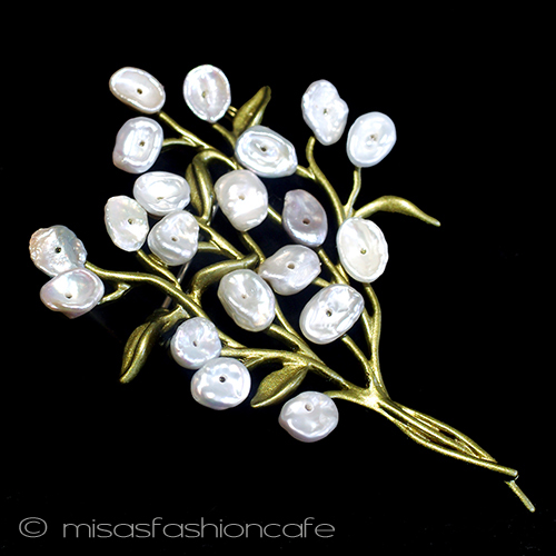 （画像用） カスミソウ　ブローチ 真珠　かすみ草ブーケ
