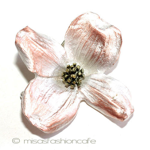 （画像用） マイケルミショー　再販！ ハナミズキの花ブローチ