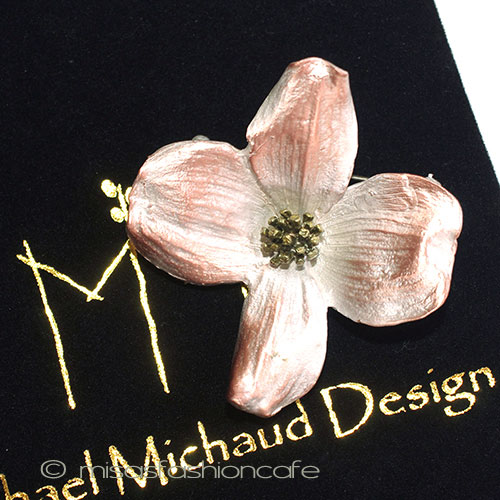 （画像用） マイケルミショー　再販！ ハナミズキの花ブローチ