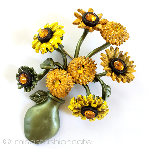 （画像用） ヒマワリの花ブローチ