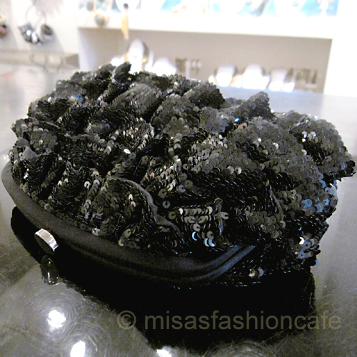 （画像用） SANTI サンティ クラッチ 新作フリル・ブラック