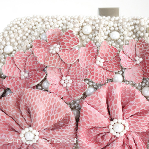 （画像用） SANTIサンティ　バッグ パール＆レザーフラワー