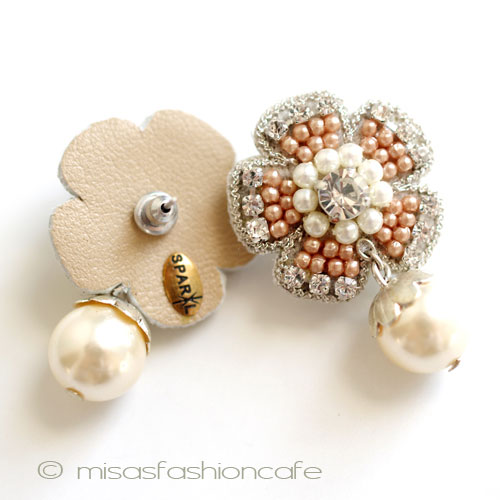 （画像用） ＳＰＡＲＫＬ　ベージュパール花 イヤリングまたはピアス