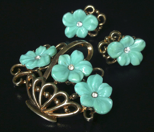 （画像用） Trifari　ブローチ＆イヤリングセット