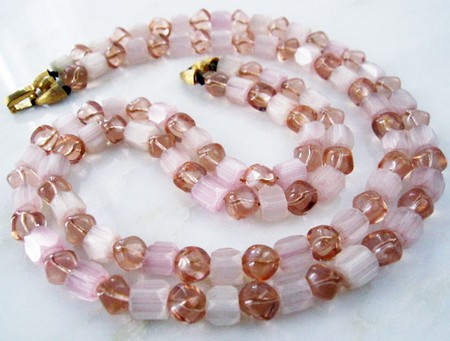 （画像用） Trifari　 サテンガラス クラウントリファリ