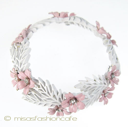 （画像用） クラウントリファリ Trifari ピンクのお花