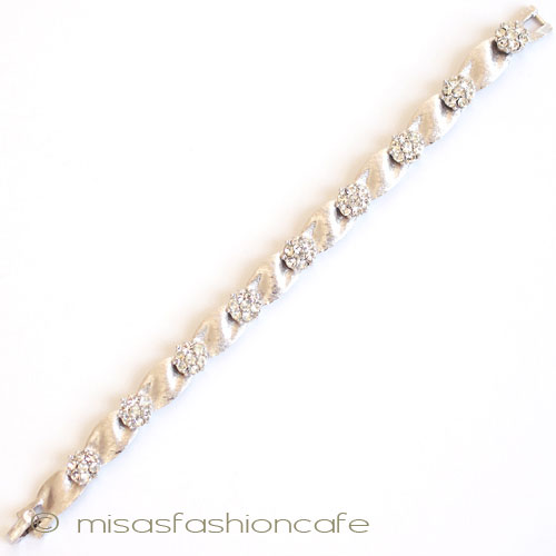 （画像用） クラウン　トリファリ クリスタルｘ銀リボン