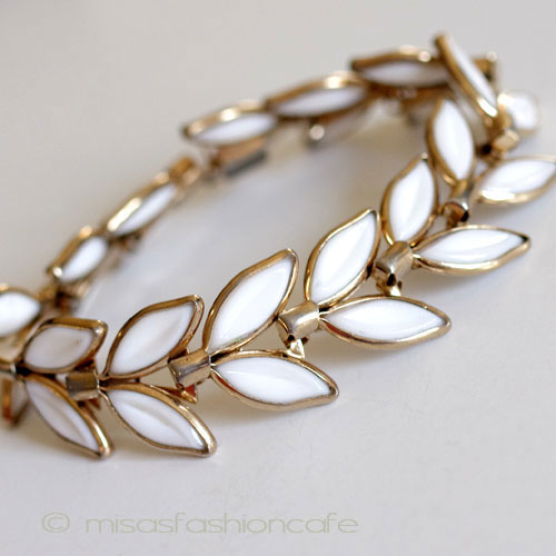 （画像用） Ｔｒｉｆａｒｉ　 トリファリ ミルクガラス葉 ブレス