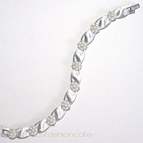 （画像用） Ｔｒｉｆａｒｉ　 トリファリ パール花りぼん　ブレス