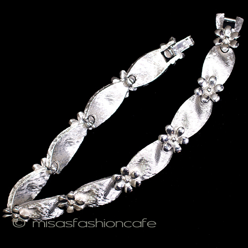 （画像用） Ｔｒｉｆａｒｉ　 トリファリ 花りぼん　ブレスレット