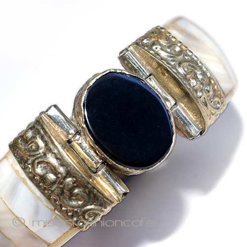 （画像用） 天然マザーオブパール アンティーク　バングル