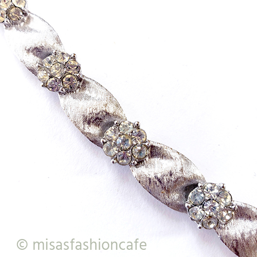 （画像用） ビンテージジュエリー トリファリお花ブレス