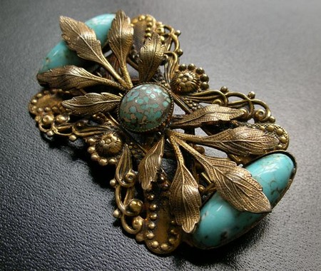 （画像用） アンティーク　ブローチ