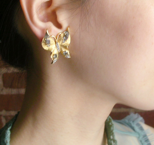 （画像用） クラウンTrifari 蝶イヤリング