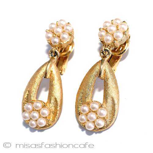 （画像用） Ｔｒｉｆａｒｉ　 トリファリ パールのお花　イヤリング