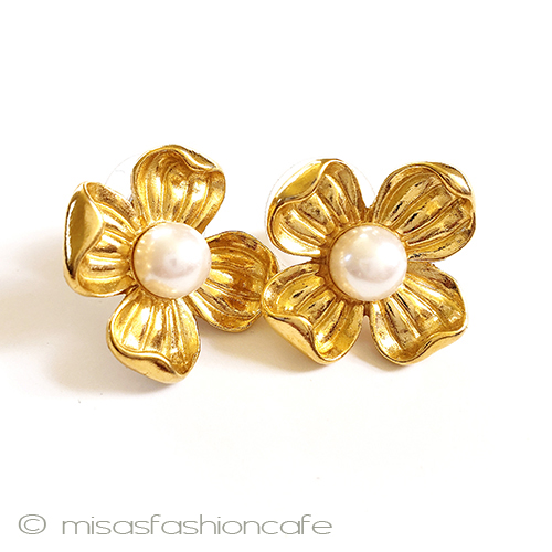 （画像用） Trifari　 トリファリ ハナミズキ　ピアス