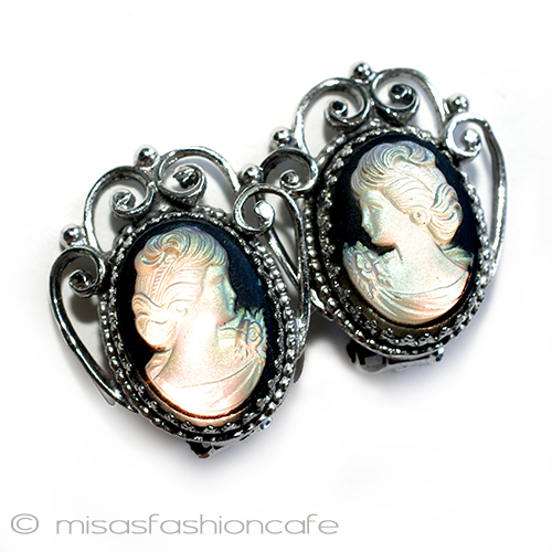 （画像用） White & Davis 刻印　 カメオ　イヤリング