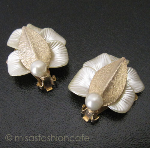 （画像用） パール花びらイヤリング