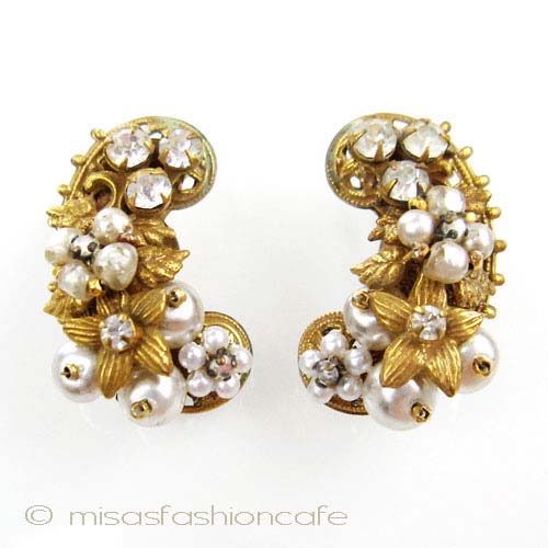 （画像用） Robert刻印 イヤリング バロックパールの花