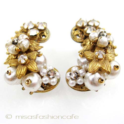 （画像用） Robert刻印 イヤリング バロックパールの花