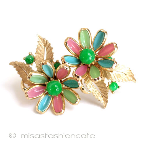 （画像用） Ｔｒｉｆａｒｉ　トリファリ ガラスの花イヤリング