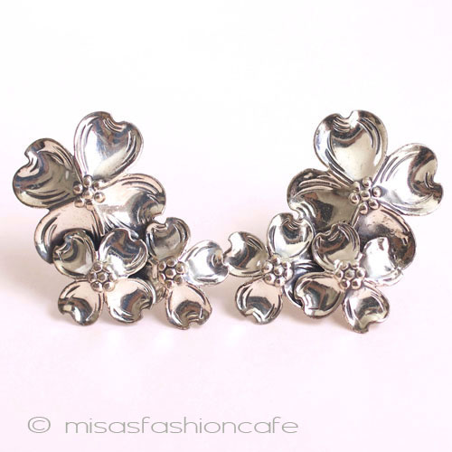 （画像用） Sterling Silver　銀製 ハナミズキ花イヤリング