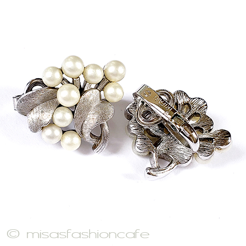 （画像用） Trifari　トリファリ パール銀葉　イヤリング