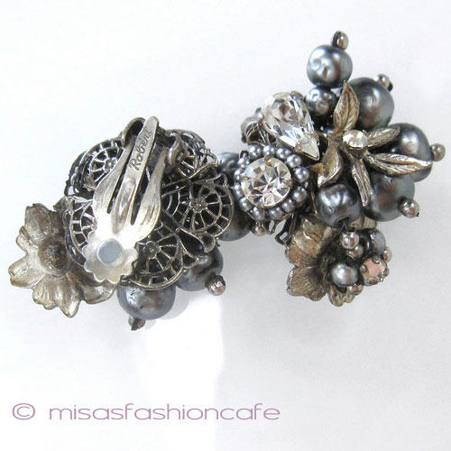 （画像用） Robert刻印イヤリング バロックパール・フラワー