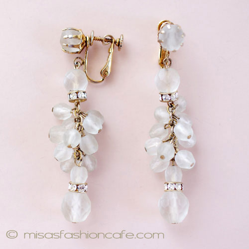 （画像用） サテンガラス・イヤリング