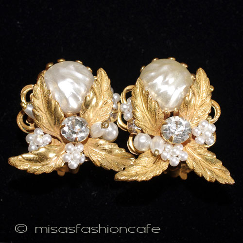 （画像用） Ｒｏｂｅｒｔ　イヤリング バロックパールの花