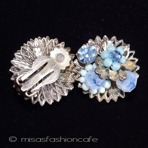 （画像用） Ｒｏｂｅｒｔ　イヤリング ブルーガラスのお花