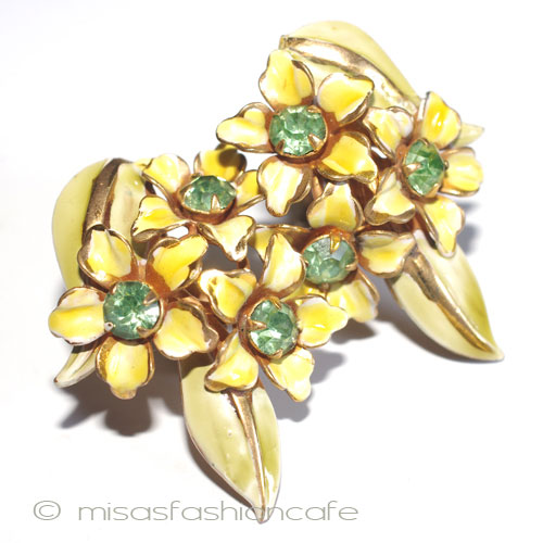 （画像用） ＳＡＮＤＯＲ　イヤリング スイセンの花ブーケ