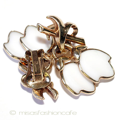 （画像用） Trifari 　 トリファリ ガラスお花　イヤリング