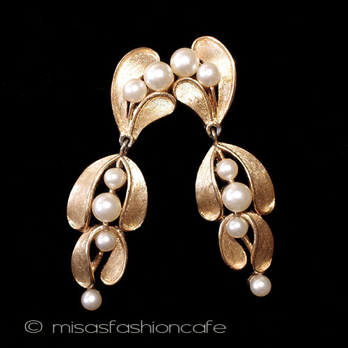 （画像用） Trifari　 トリファリ 宿り木　イヤリング