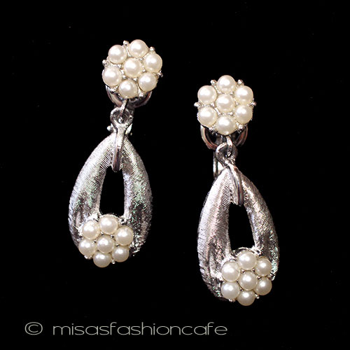 （画像用） Ｔｒｉｆａｒｉ　 トリファリ パールの花イヤリング