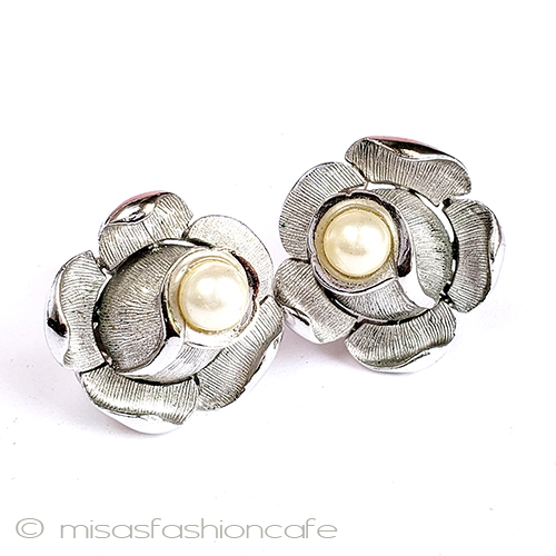 （画像用） Trifari　 トリファリ パール薔薇イヤリング