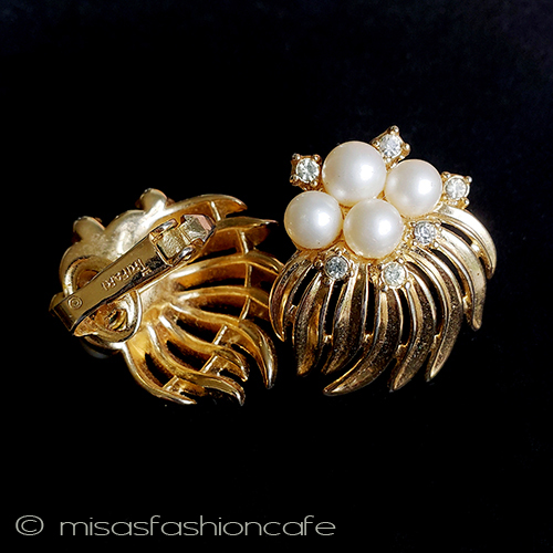 （画像用） Trifari　 トリファリ パールの花イヤリング