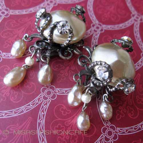 （画像用） Robert刻印イヤリング バロックパール＆RS