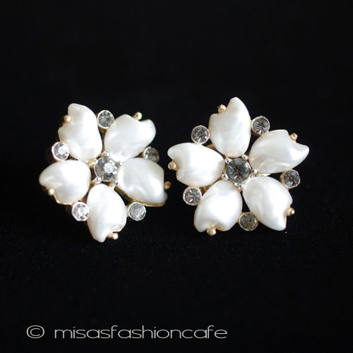 （画像用） クラウン　トリファリ Trifari　花イヤリング