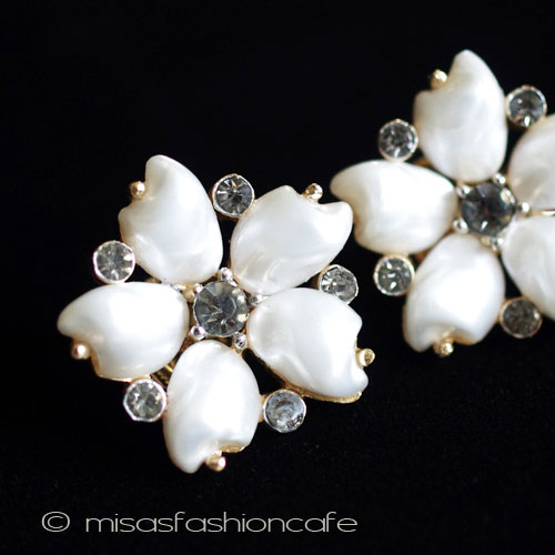 （画像用） クラウン　トリファリ Trifari　花イヤリング