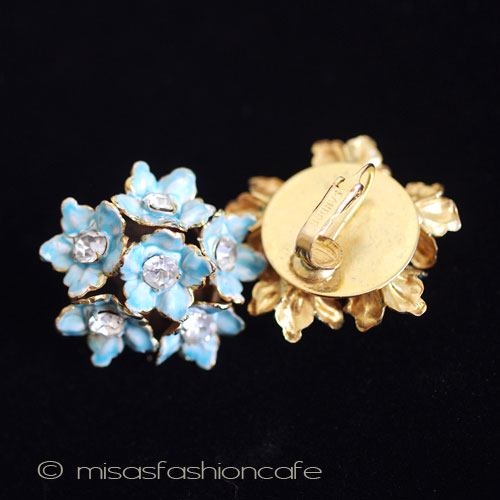 （画像用） ＳＡＮＤＯＲ　イヤリング ブルーのお花ブーケ