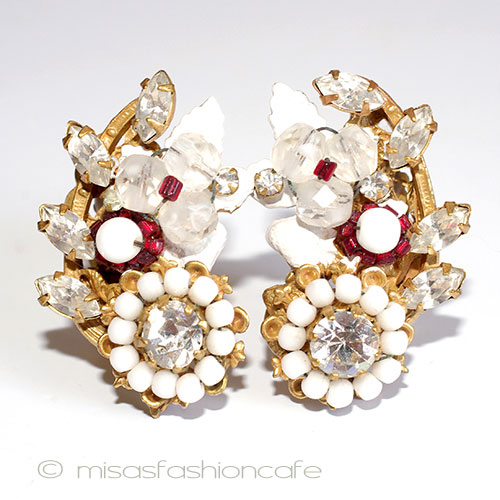 （画像用） Ｒｏｂｅｒｔ　イヤリング RSミルクガラスの花