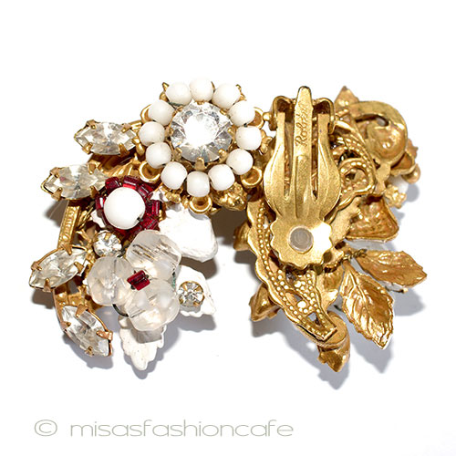 （画像用） Ｒｏｂｅｒｔ　イヤリング RSミルクガラスの花