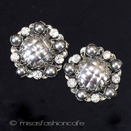 （画像用） Ｒｏｂｅｒｔ　イヤリング バロックパールの花