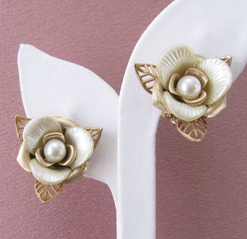 （画像用） パールフラワー イヤリング